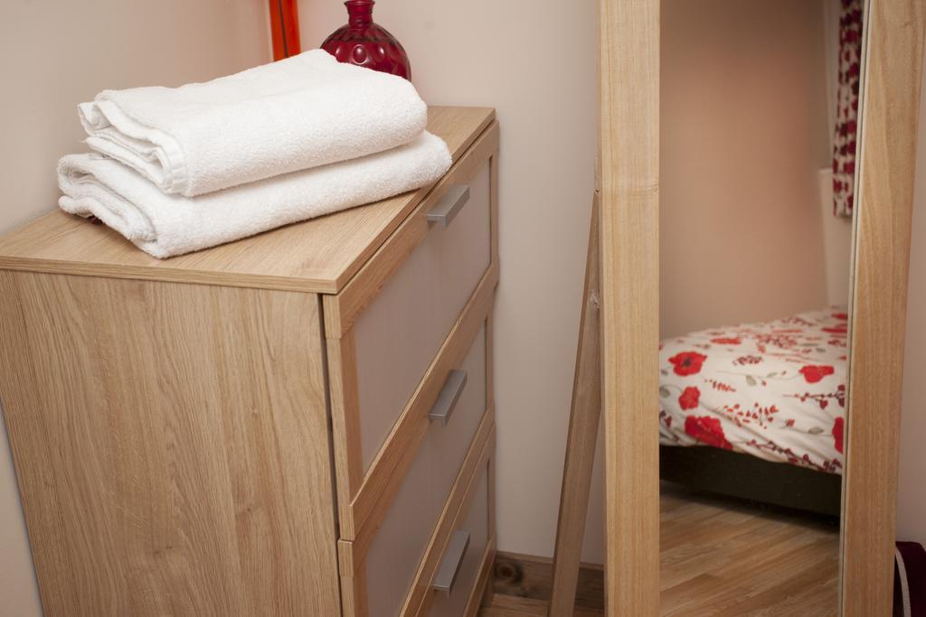 Victoria Centre Apartments: Central Shopping Hub with 24/7 Access Nottingham Exterior photo
